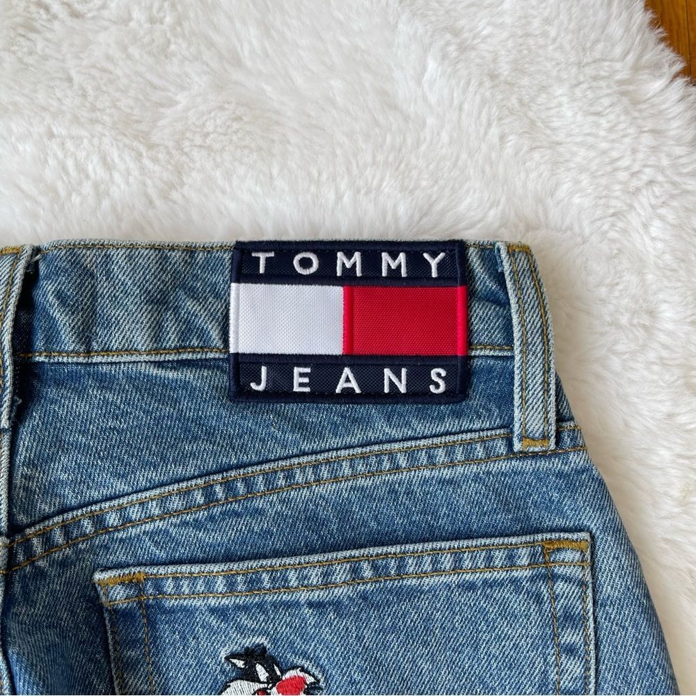 RARE Tommy Jeans x Looney Tunes Embroidered High Rise Jeans - Size 25/32 - Picture 6 of 16